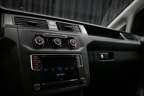 Volkswagen Caddy Maxi 27 of 30