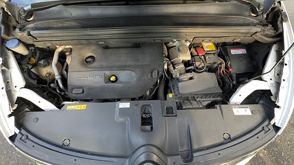 Citroen Grand C4 Picasso 13 of 15