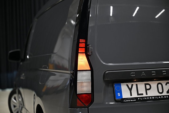 Volkswagen Caddy Maxi 12 of 30