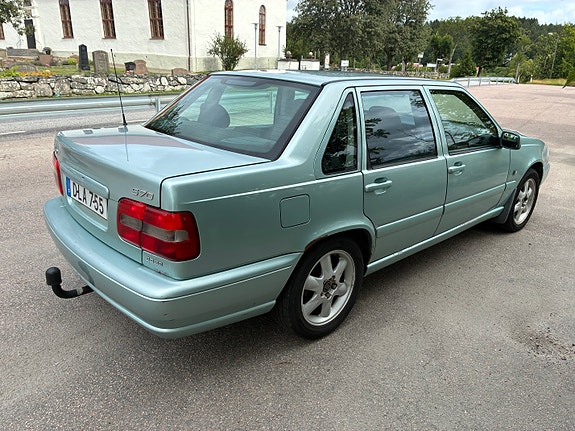 Volvo S70 4 of 6