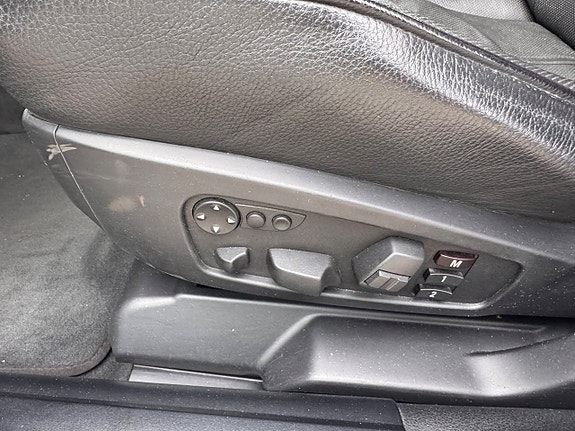 BMW 530i 14 of 16