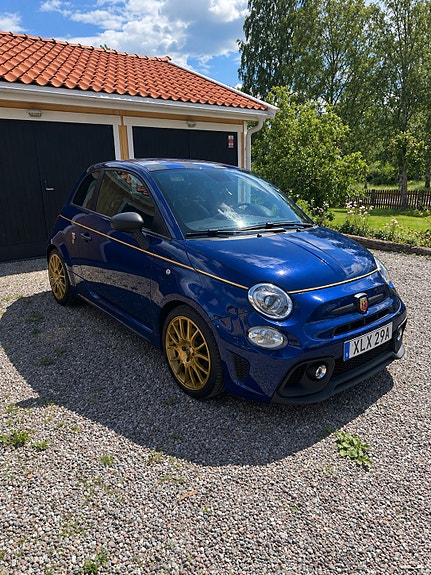 Abarth 595 2 of 11