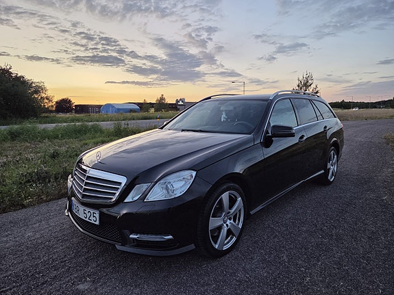 Mercedes-Benz E200 3 of 6
