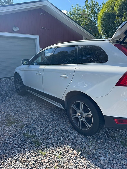 Volvo XC60 3 of 9