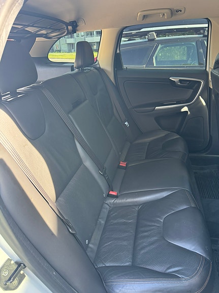 Volvo XC60 6 of 9