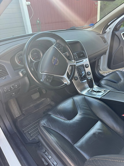 Volvo XC60 7 of 9