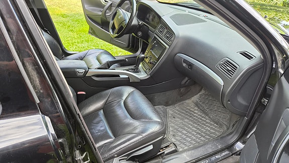 Volvo XC70 12 of 12