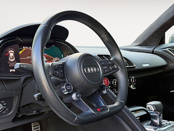 Audi R8 12 of 27