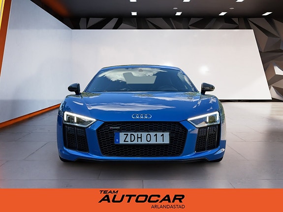 Audi R8 3 of 27