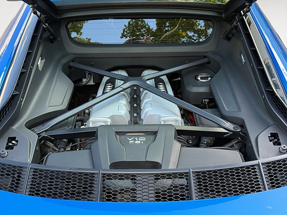 Audi R8 10 of 27
