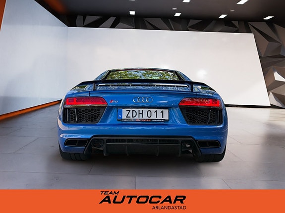 Audi R8 6 of 27