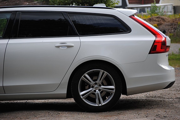 Volvo V90 7 of 30