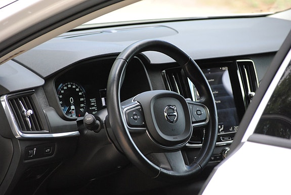 Volvo V90 17 of 30
