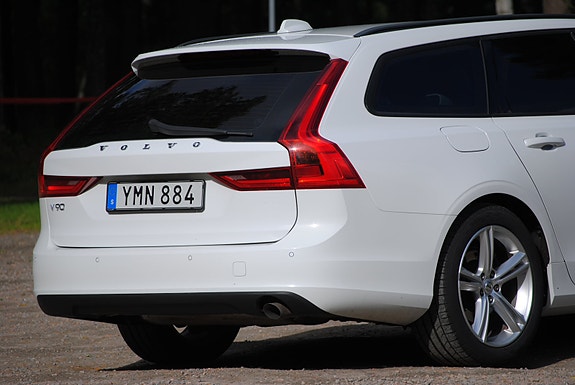 Volvo V90 10 of 30