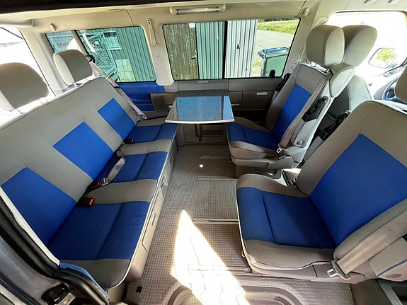 Volkswagen Multivan 4 of 12