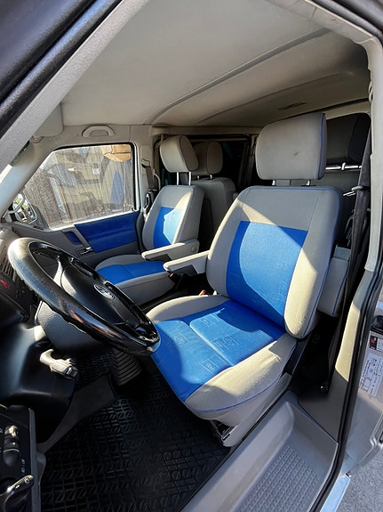 Volkswagen Multivan 3 of 12