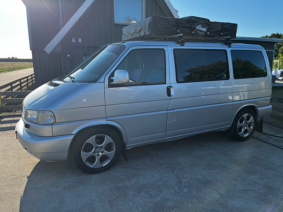 Volkswagen Multivan 2 of 12