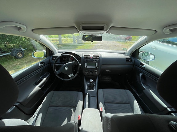 Volkswagen Golf V 3 of 9