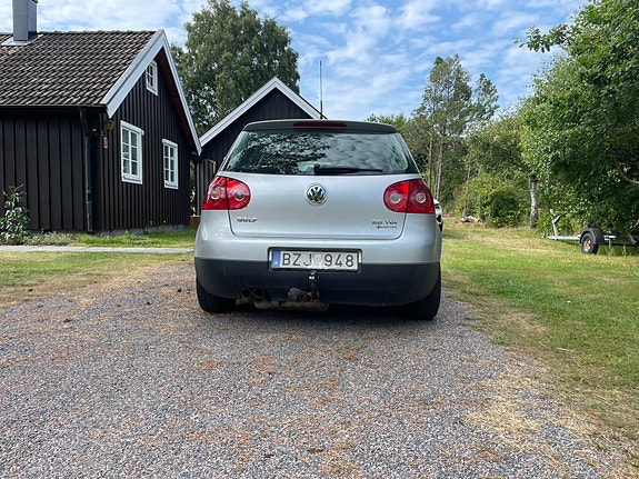 Volkswagen Golf V 9 of 9