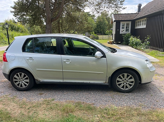 Volkswagen Golf V 8 of 9
