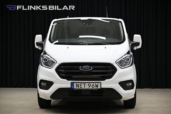 Ford Transit Custom 13 of 30