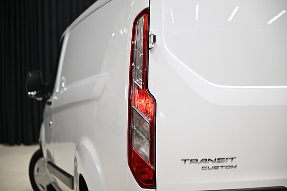 Ford Transit Custom 12 of 30