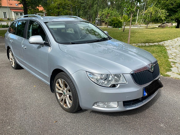 Skoda Superb 2 of 6
