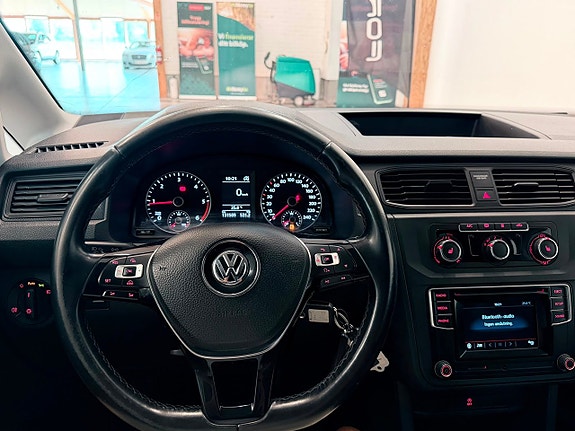 Volkswagen Caddy Maxi 10 of 17