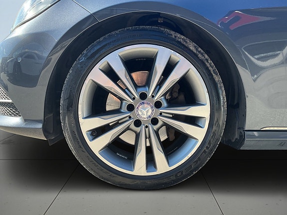 Mercedes-Benz E220 14 of 18