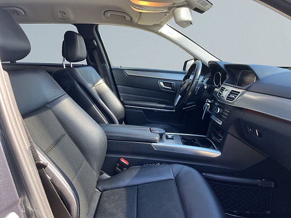 Mercedes-Benz E220 10 of 18