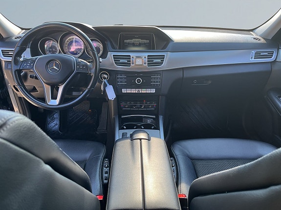 Mercedes-Benz E220 8 of 18