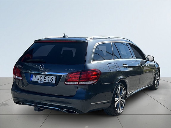 Mercedes-Benz E220 6 of 18