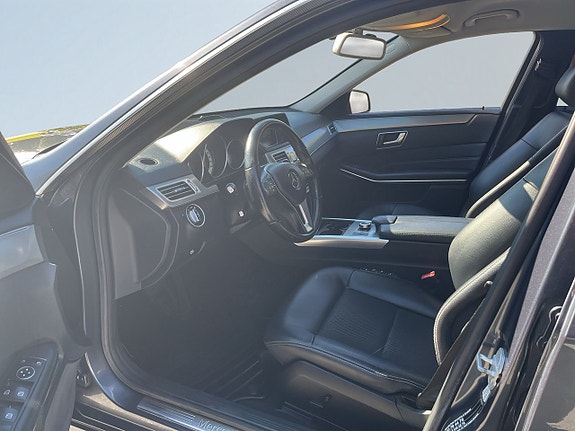 Mercedes-Benz E220 7 of 18