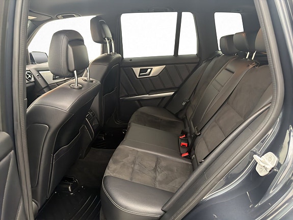 Mercedes-Benz GLK220 11 of 26