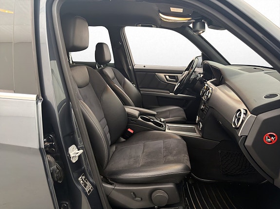 Mercedes-Benz GLK220 10 of 26
