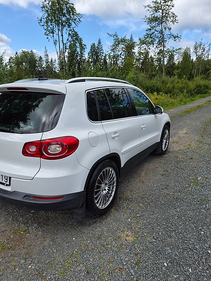 Volkswagen Tiguan 5 of 13