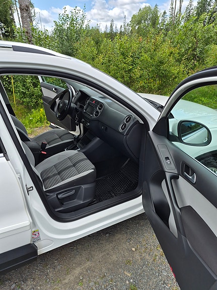 Volkswagen Tiguan 9 of 13