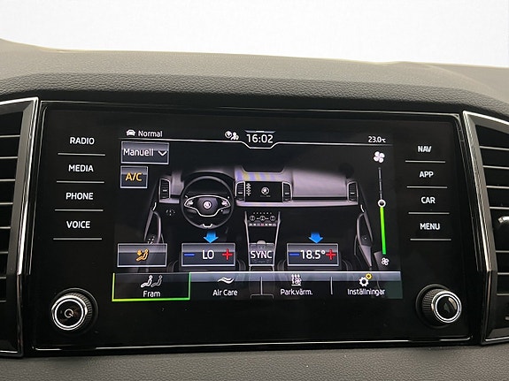 Skoda Karoq 18 of 30