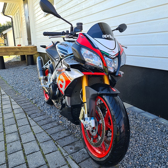 Aprilia Tuono V4 Factory 2 of 3