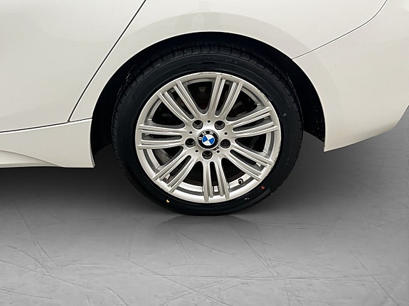 BMW 118i 11 of 30