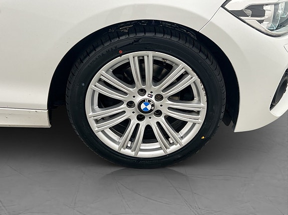BMW 118i 13 of 30