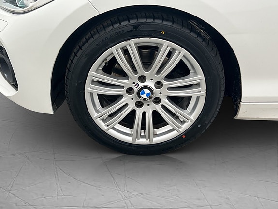 BMW 118i 10 of 30