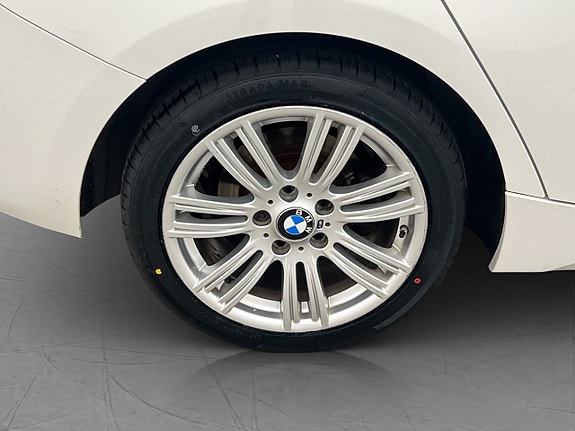 BMW 118i 12 of 30