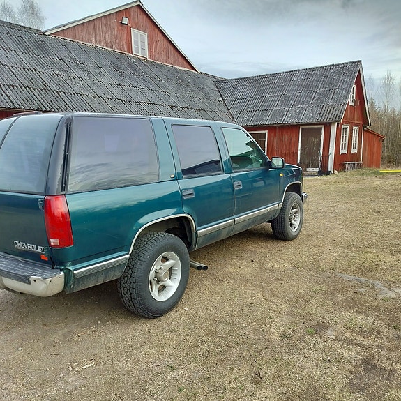Chevrolet Tahoe 4 of 8