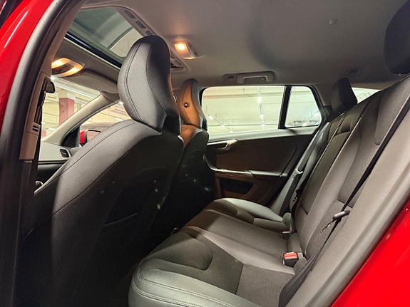 Volvo V60 12 of 18