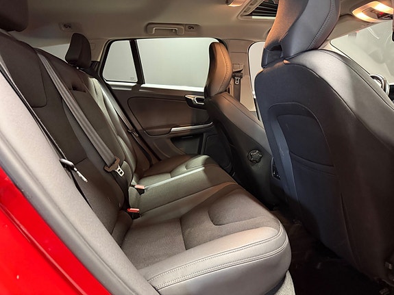 Volvo V60 10 of 18