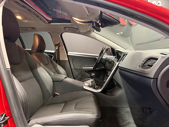 Volvo V60 11 of 18