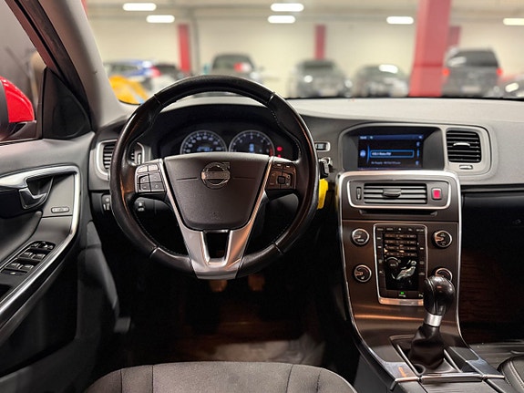 Volvo V60 14 of 18