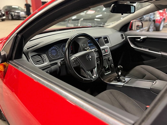 Volvo V60 15 of 18