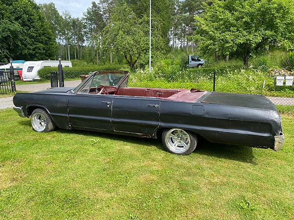 Chevrolet Impala 2 of 6